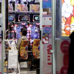 Pachinko Betting Gamblers Ignore Abe’s Emergency Order